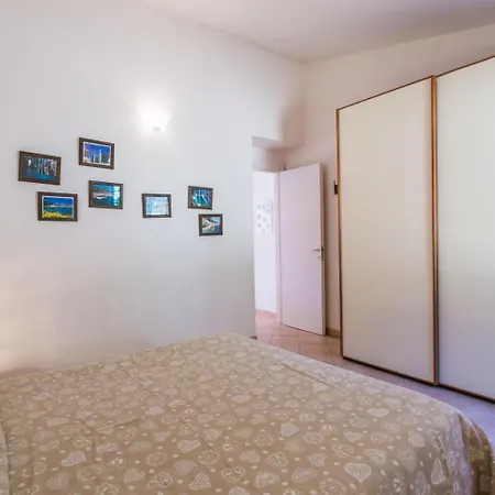 Holiday home Locazione Turistica Straccoligno-2 *