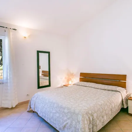 Holiday home Locazione Turistica Straccoligno-2