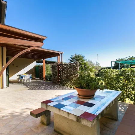 Holiday home Locazione Turistica Straccoligno-2