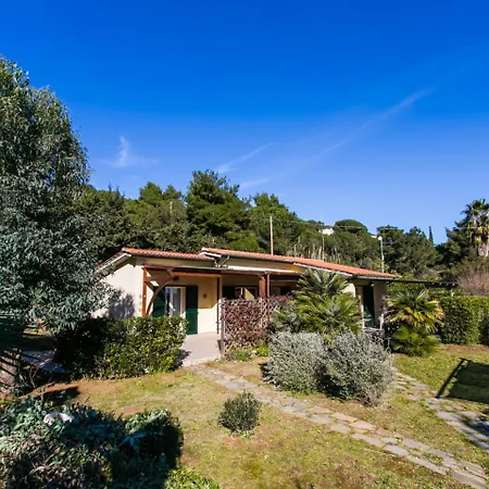Locazione Turistica Straccoligno-2 Holiday home *