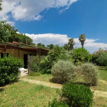 Locazione Turistica Straccoligno-2 Holiday home *